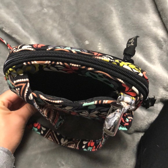 Vera Bradley Crossbody - Picture 4 of 6